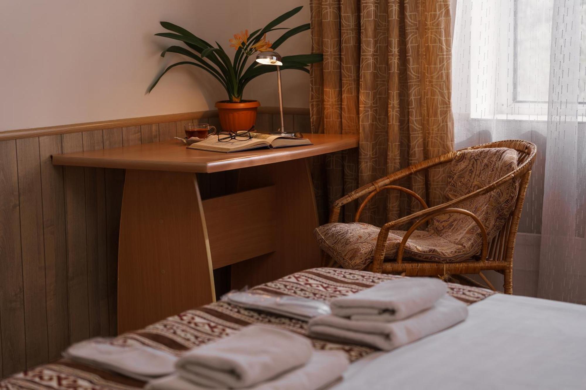 Alpinist Hotel Bisjkek Eksteriør billede