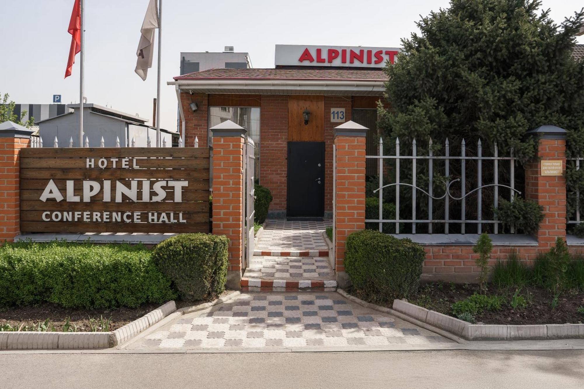 Alpinist Hotel Bisjkek Eksteriør billede