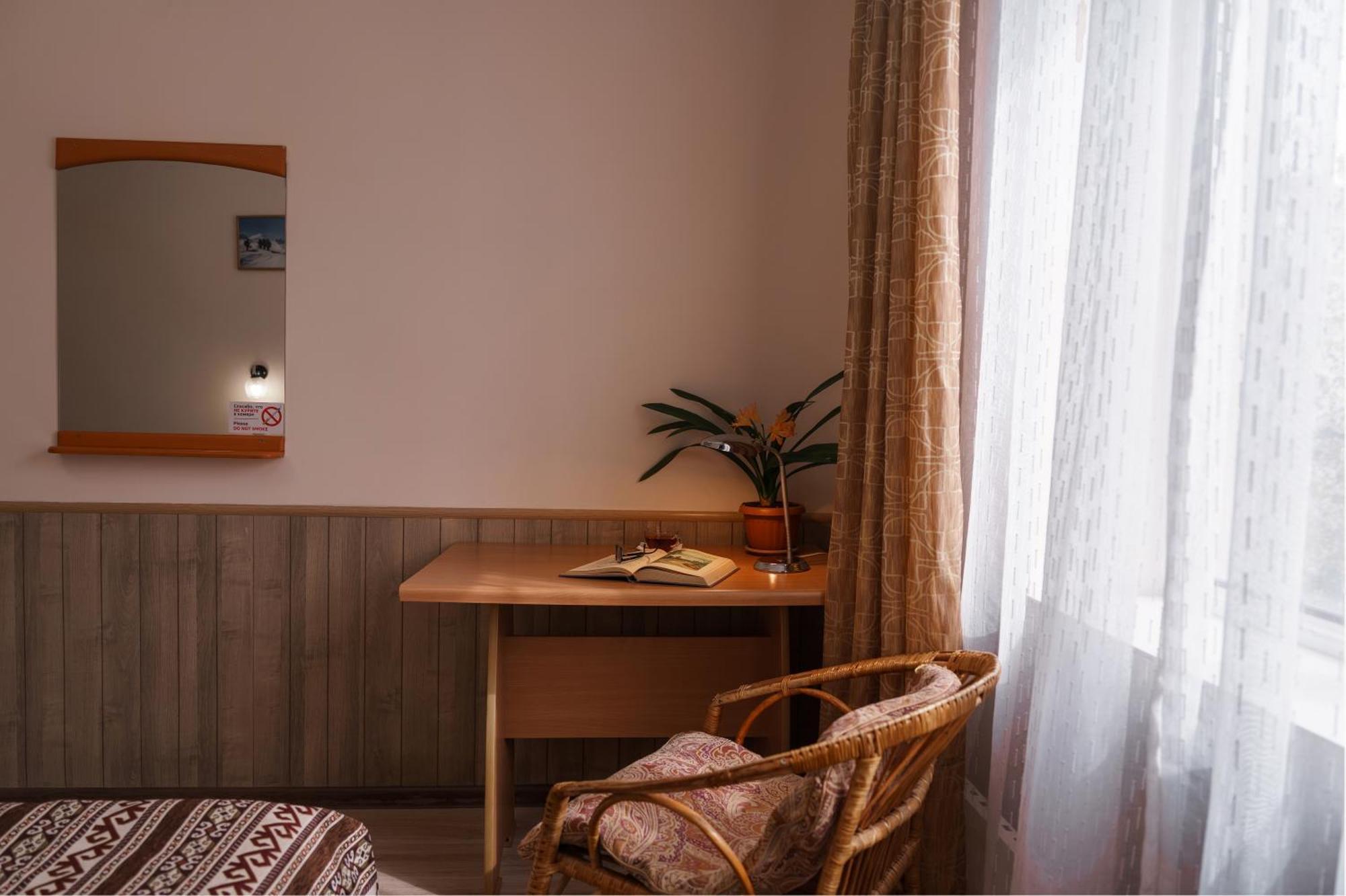 Alpinist Hotel Bisjkek Eksteriør billede